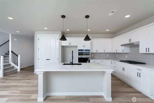 Oak Harbor, WA 98277,2402 SW Ridgeway DR