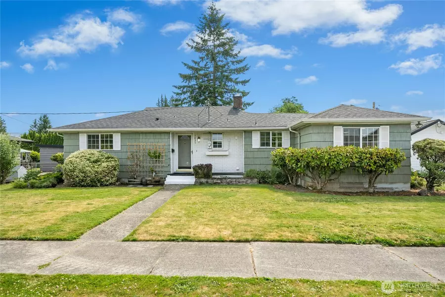 1037 Harding ST, Enumclaw, WA 98022