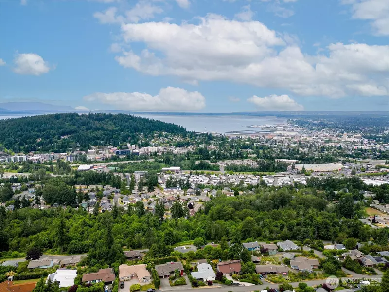 905 Queen ST, Bellingham, WA 98229