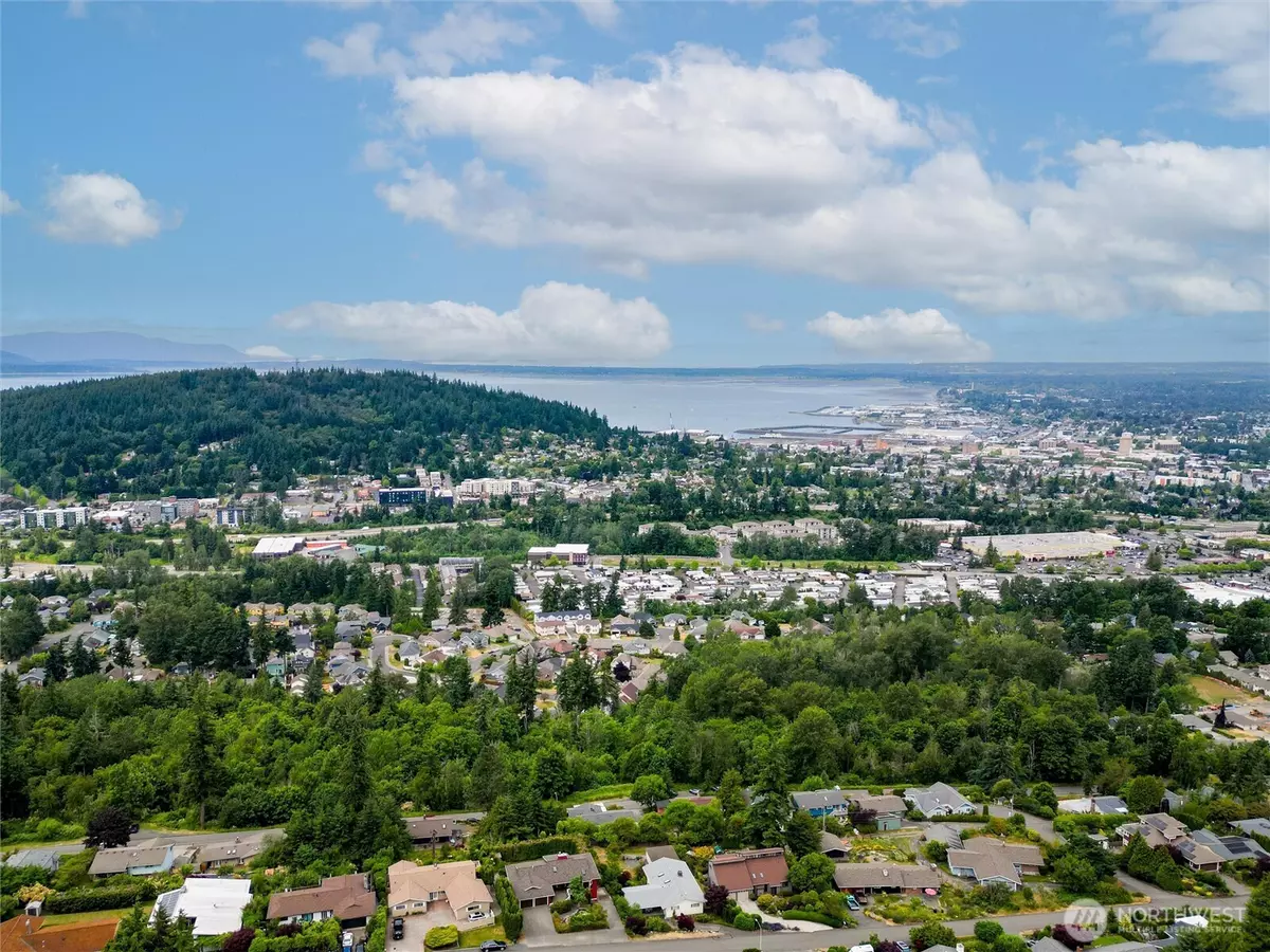 Bellingham, WA 98229,905 Queen ST