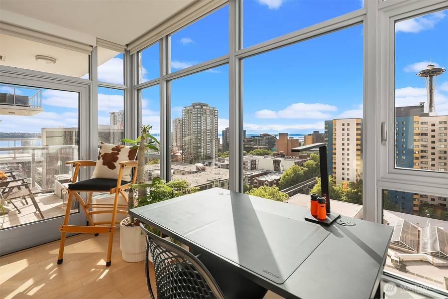 583 Battery ST #1405N, Seattle, WA 98121