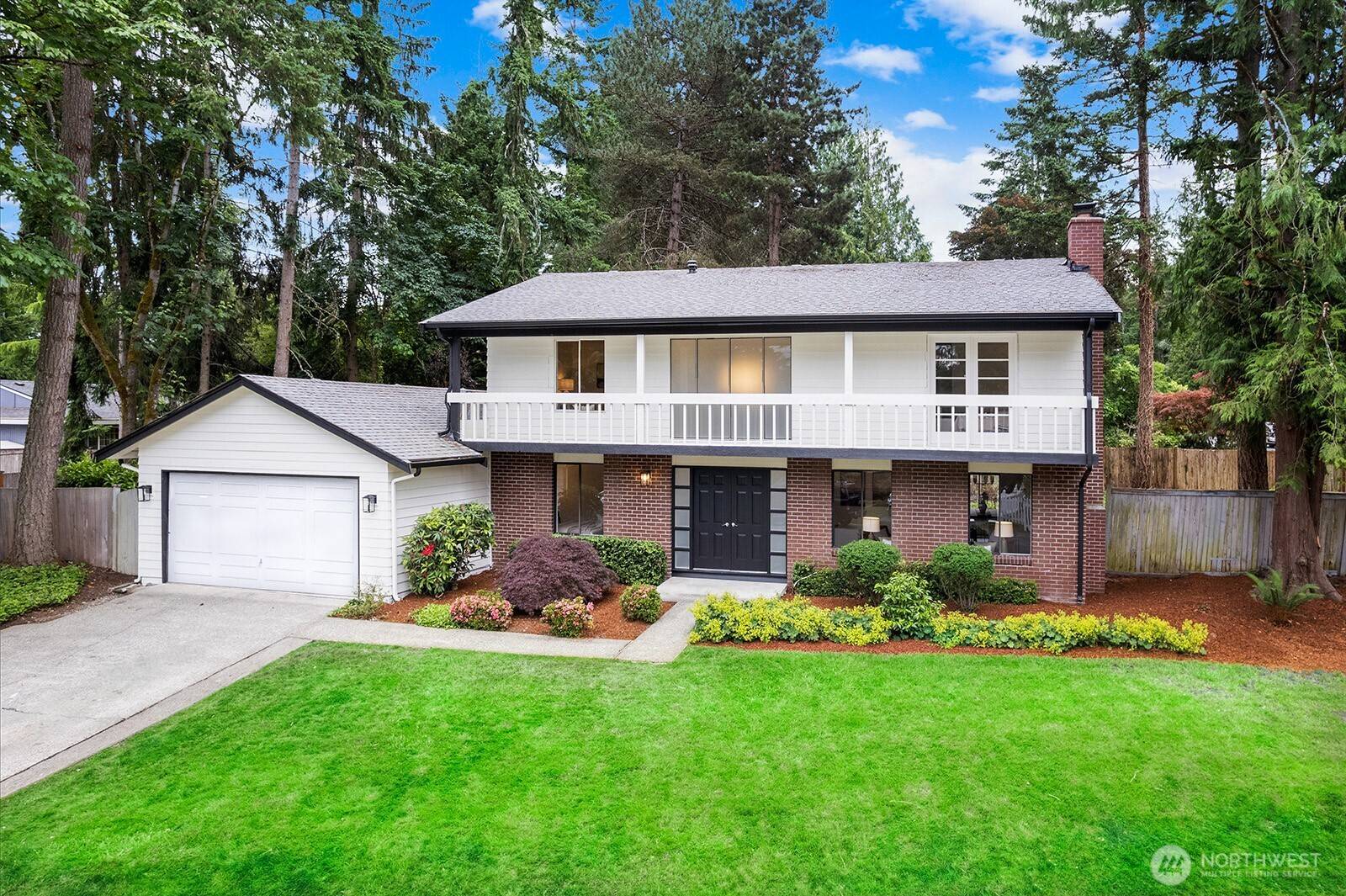 17805 NE 29th ST, Redmond, WA 98052