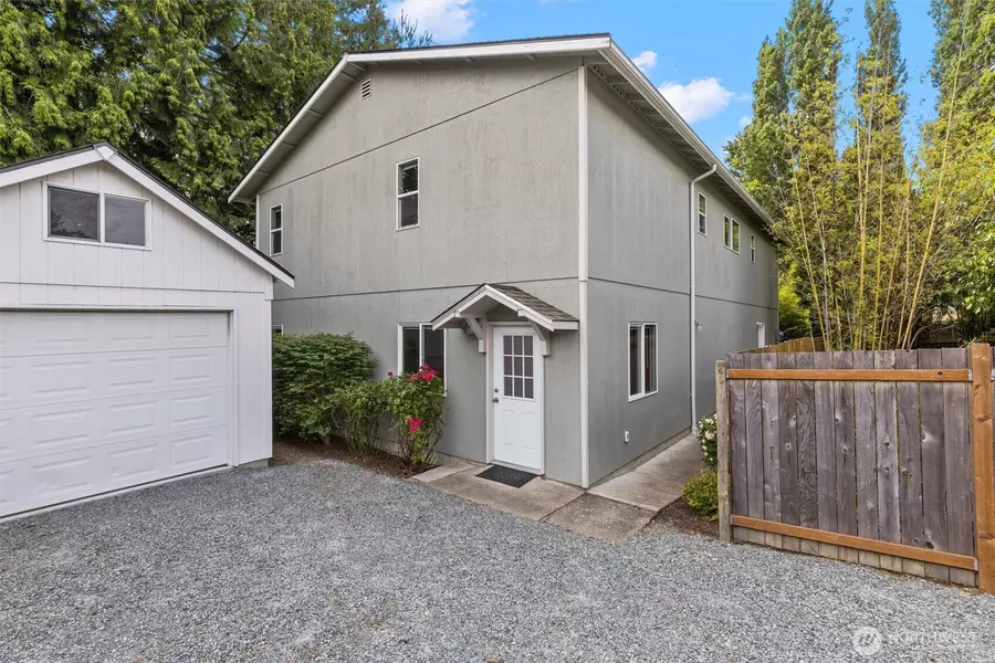 7023 16th AVE SW, Seattle, WA 98106