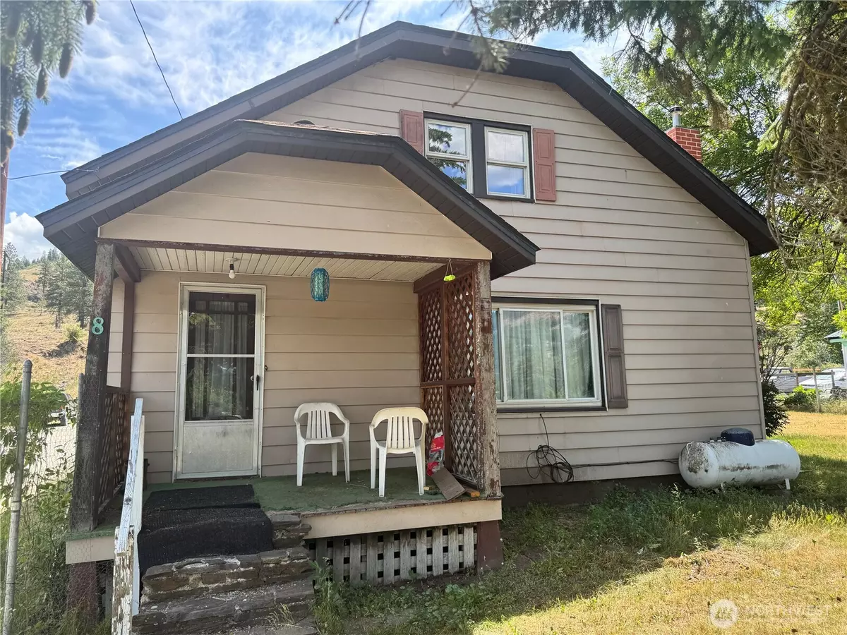 Curlew, WA 99118,8 S main ST