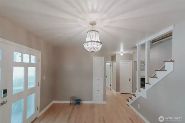 Burien, WA 98146,1325 SW 120th ST