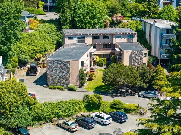 Seattle, WA 98119,2222 Gilman DR W