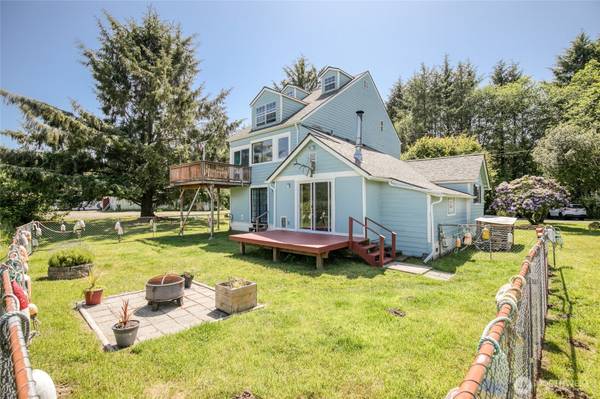 222 Oyehut RD, Hoquiam, WA 98550
