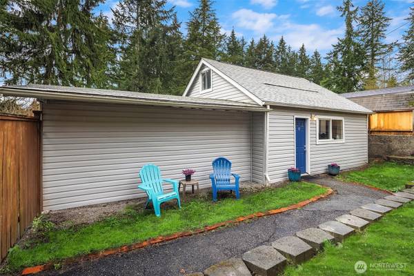 19046 10th AVE NE #B, Shoreline, WA 98155