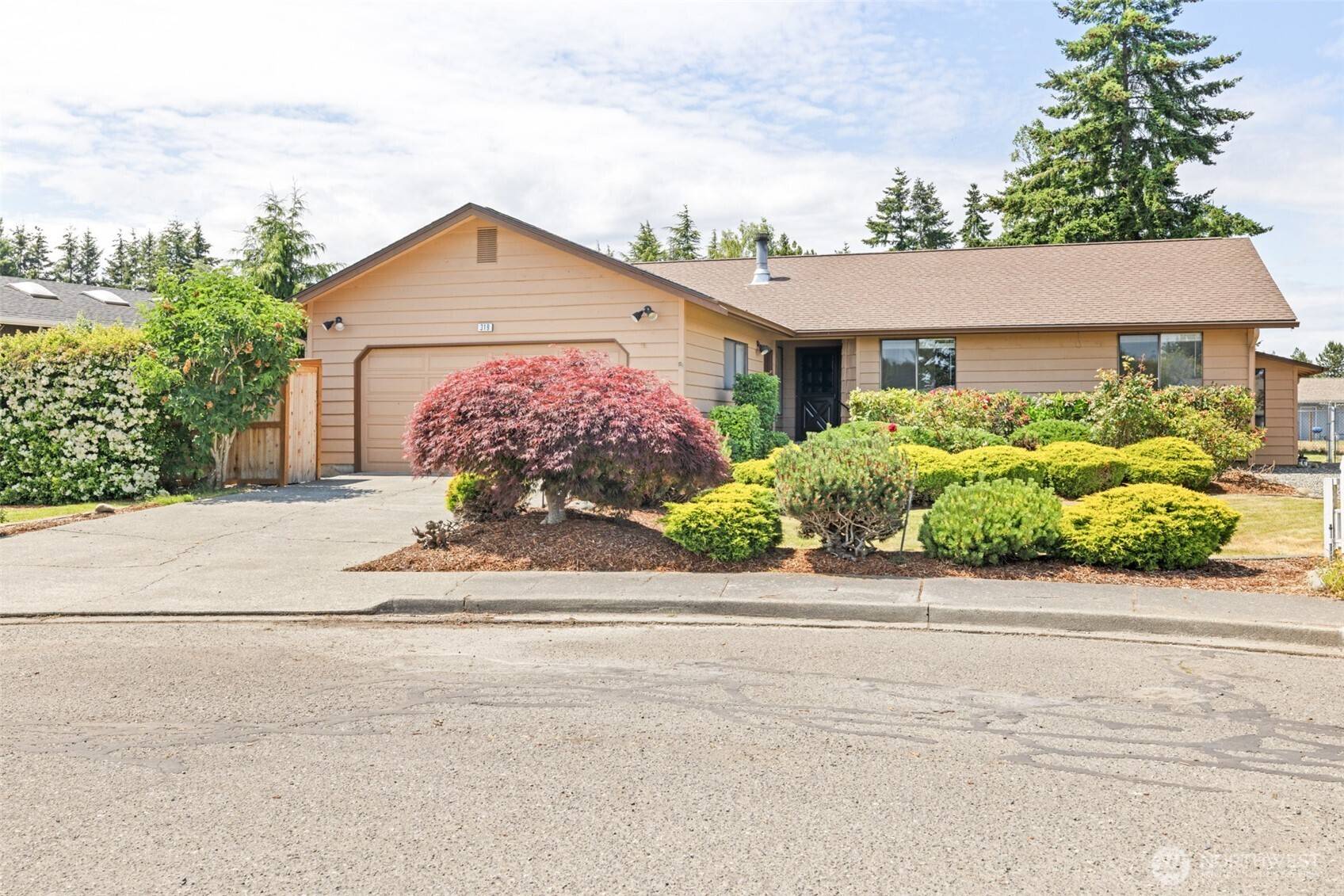 319 Honeycomb CIR, Sequim, WA 98382