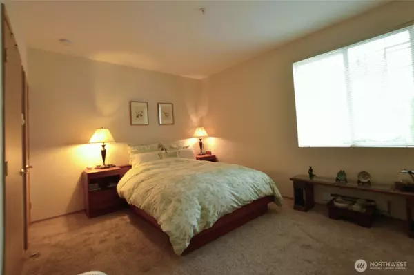Renton, WA 98058,15150 140th WAY SE #T101