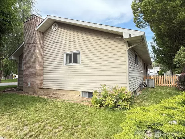 Harrington, WA 99134,16 W Douglas ST