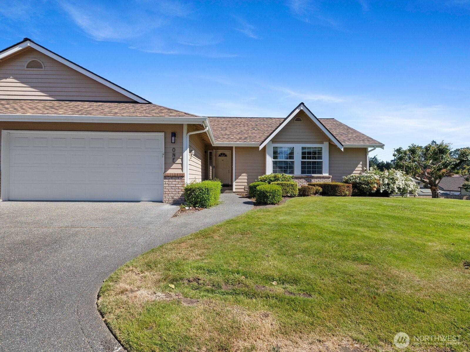 1 Lakewood Oaks DR SW, Lakewood, WA 98499