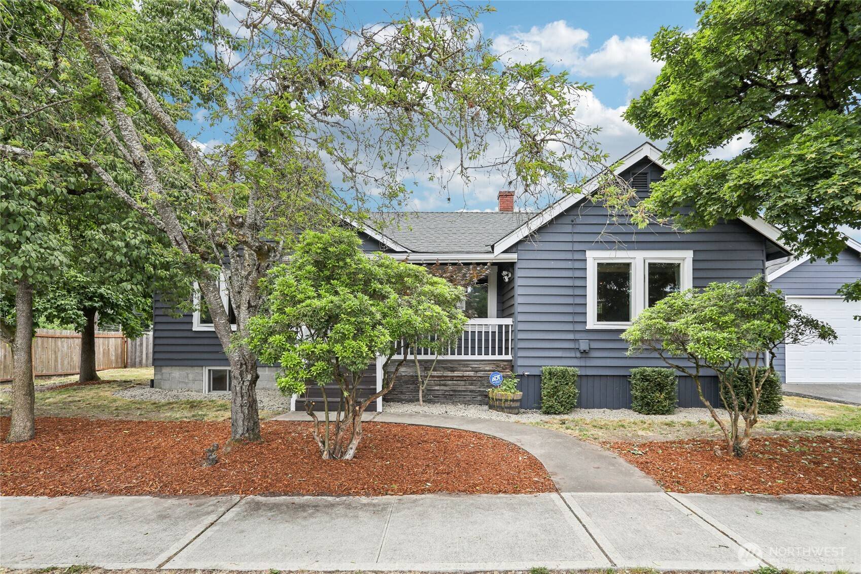 611 Elizabeth ST, Sumner, WA 98390
