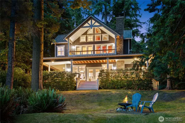 3384 S Smugglers Cove RD, Greenbank, WA 98253