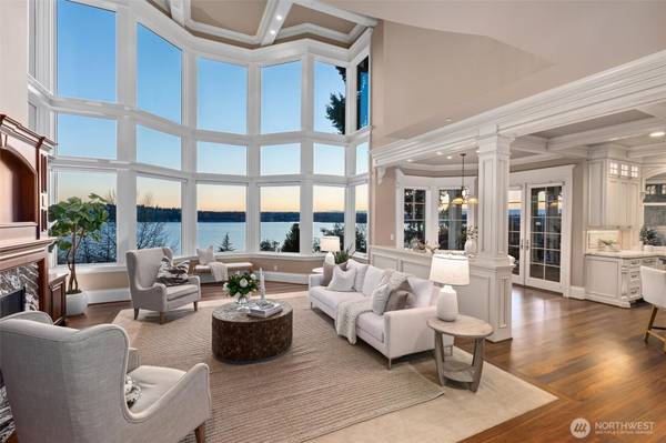 8071 West Mercer Way, Mercer Island, WA 98040