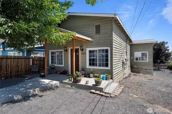 Wenatchee, WA 98801,755 S Chelan Ave