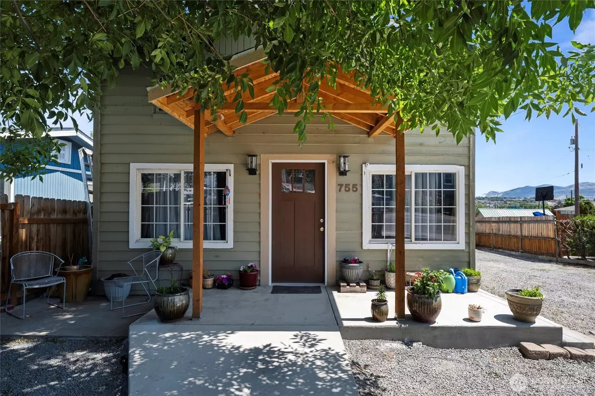 Wenatchee, WA 98801,755 S Chelan Ave