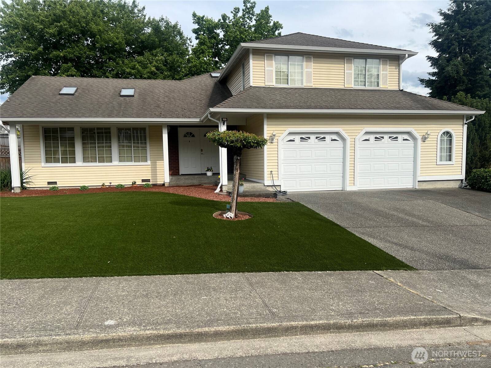 242 Oakesdale AVE SW, Renton, WA 98057