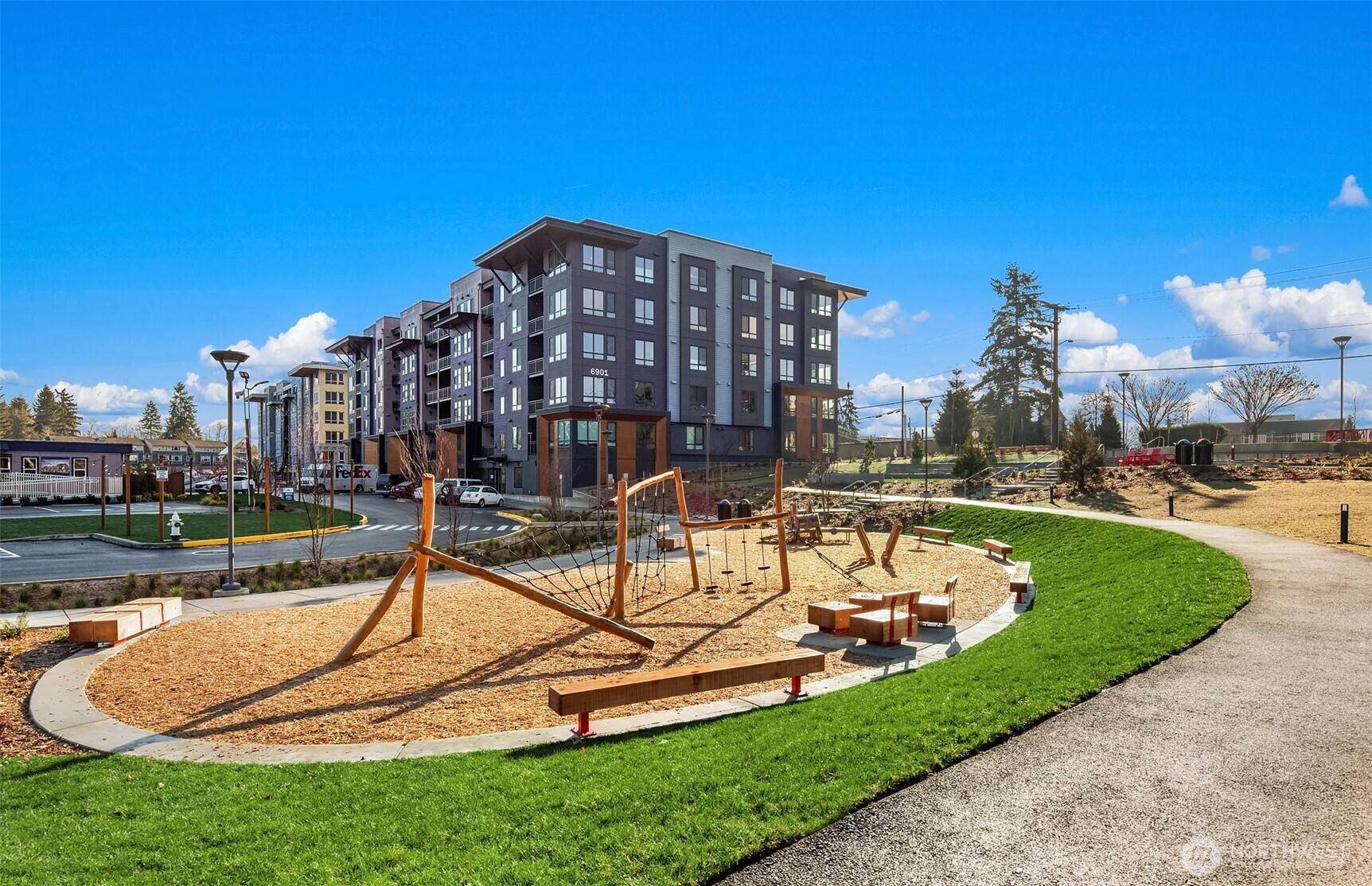 6949 NE 184th LN #502, Kenmore, WA 98028