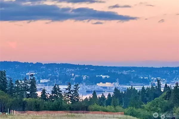 Bremerton, WA 98312,3935 McCormick Village DR #64