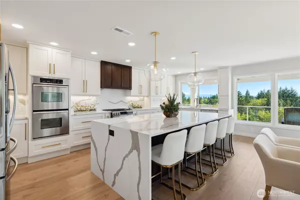 Anacortes, WA 98221,7001 Palm LN