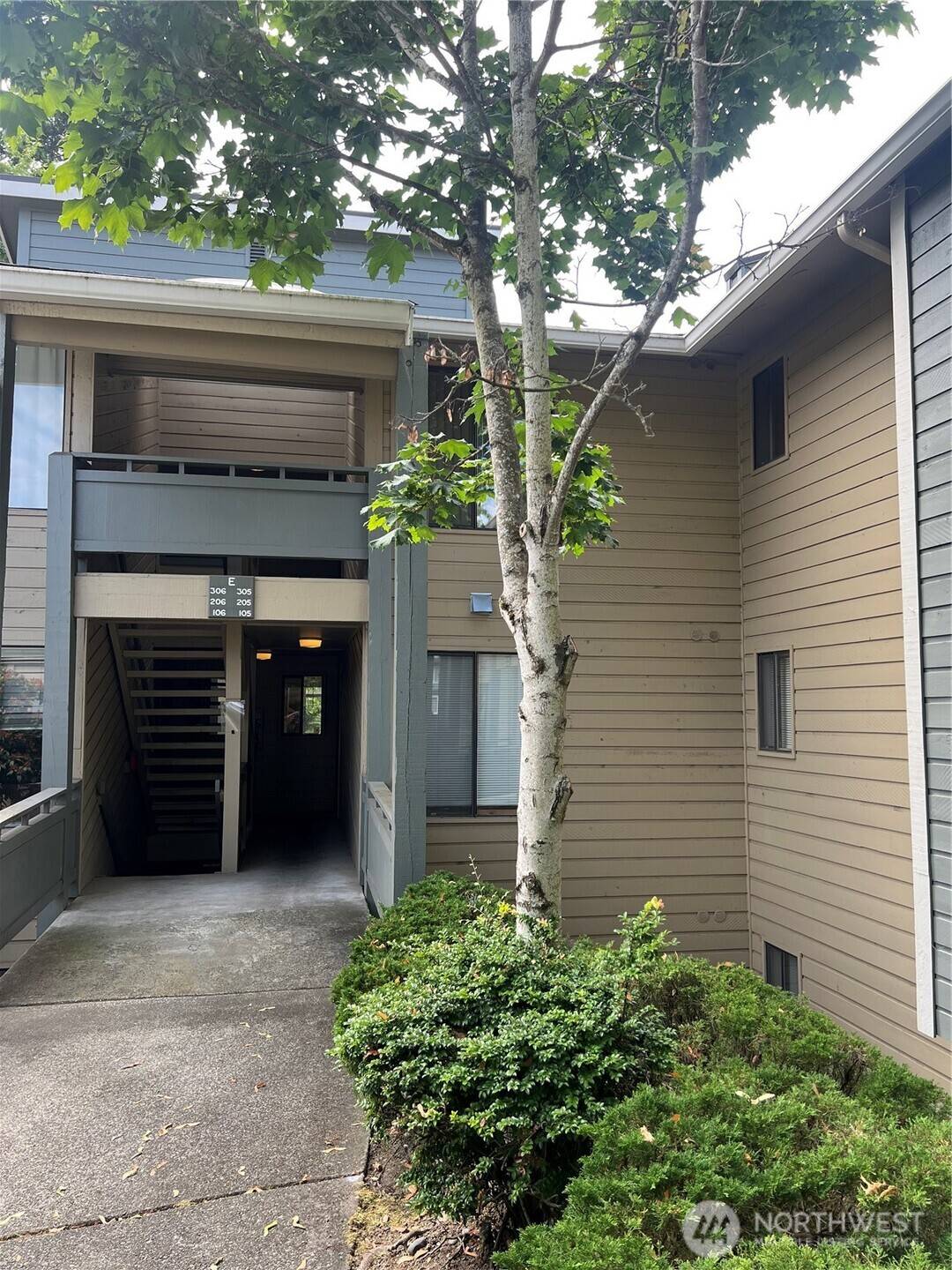 4800 200th ST SW #E205, Lynnwood, WA 98036