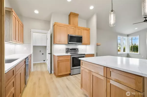 Everett, WA 98208,2225 124th ST SE