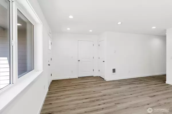 Maple Falls, WA 98266,8256 Gold Run DR