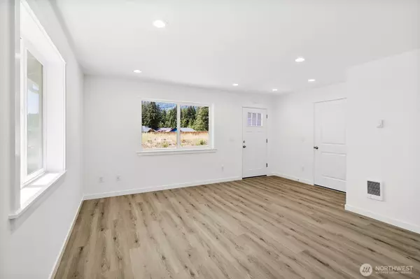 Maple Falls, WA 98266,8256 Gold Run DR