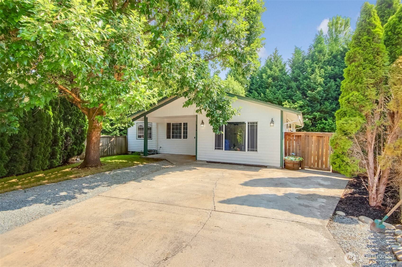 524 Brown ST SE, Orting, WA 98360