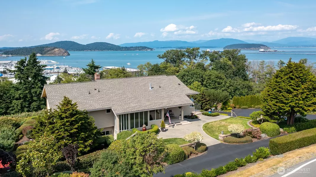 410 38th ST, Anacortes, WA 98221