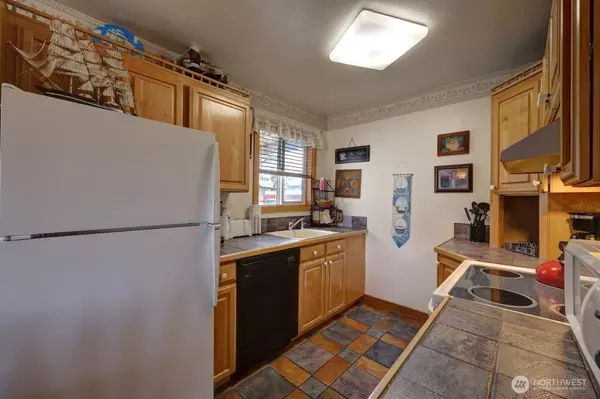 Long Beach, WA 98631,210 26th ST NW #203/4