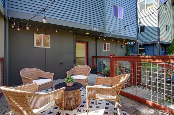 5929 California AVE SW #B, Seattle, WA 98136