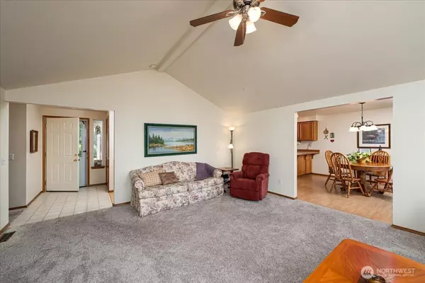 Camano Island, WA 98282,1890 Edgewood DR