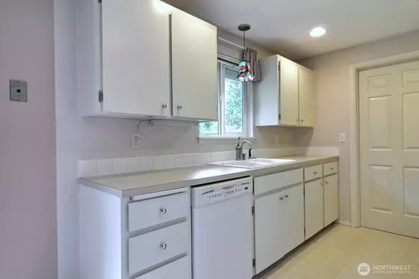 University Place, WA 98467,5211 53rd ST W