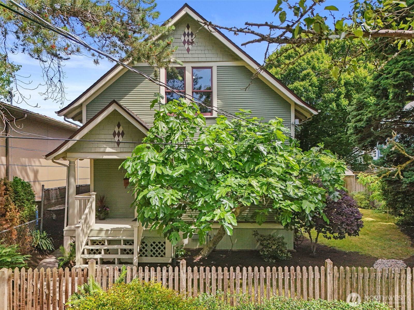 734 N 75th ST, Seattle, WA 98103