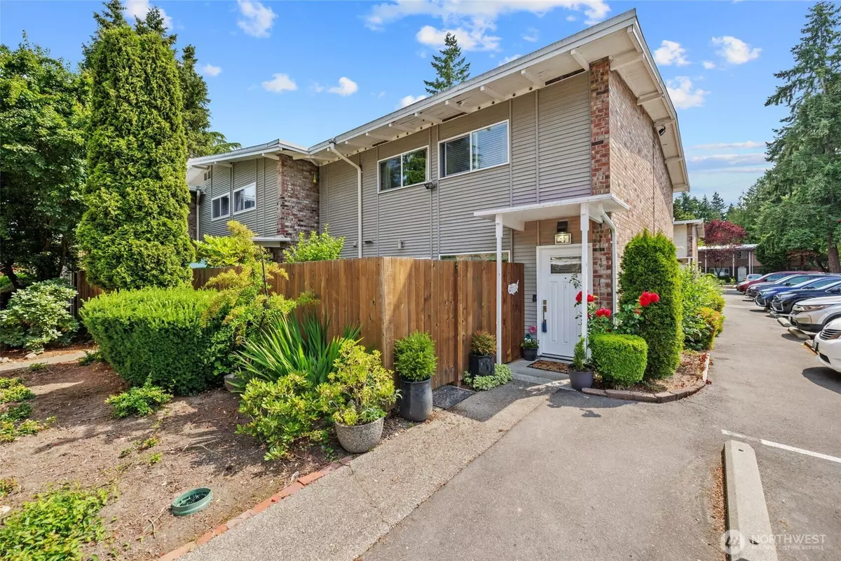 Bellevue, WA 98006,12240 SE 60th ST #41