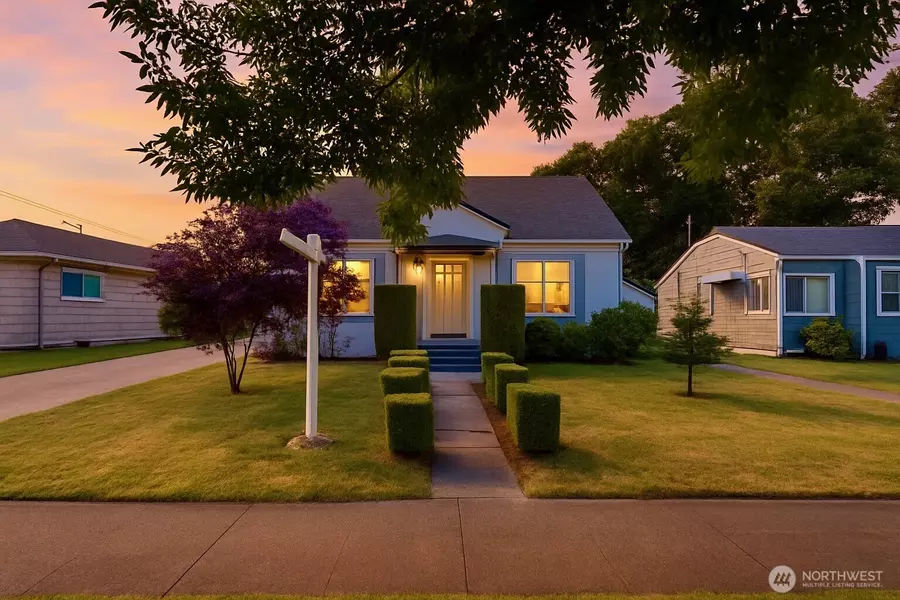 421 24th AVE, Longview, WA 98632