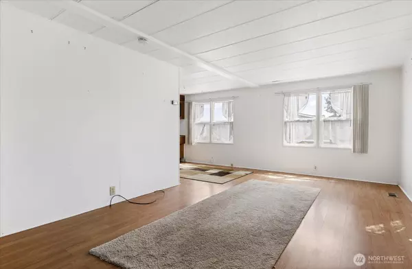 Coupeville, WA 98239,701 S Main ST #1