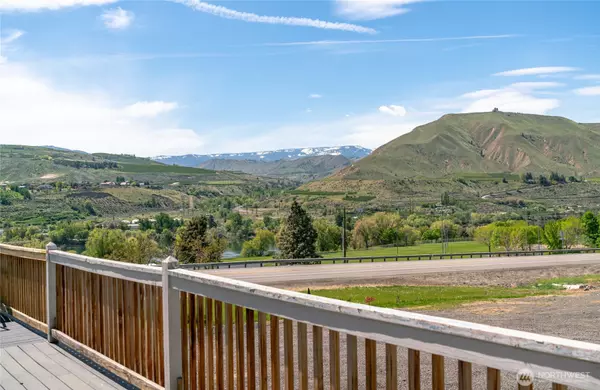 East Wenatchee, WA 98802,2440 Rock Island RD