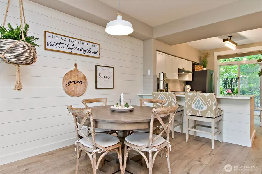 23300 SE Black Nugget RD #J3, Issaquah, WA 98029
