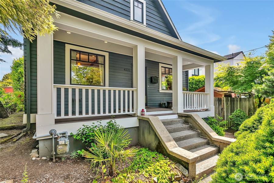 4222 Latona AVE NE, Seattle, WA 98105
