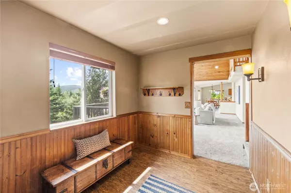 Ravensdale, WA 98051,27815 SE 264th ST
