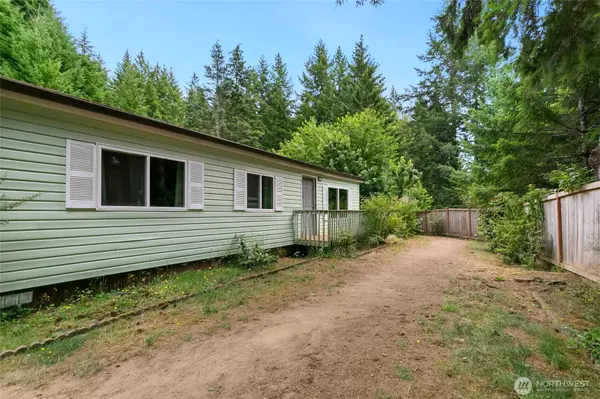 Belfair, WA 98528,521 NE Larson Lake RD