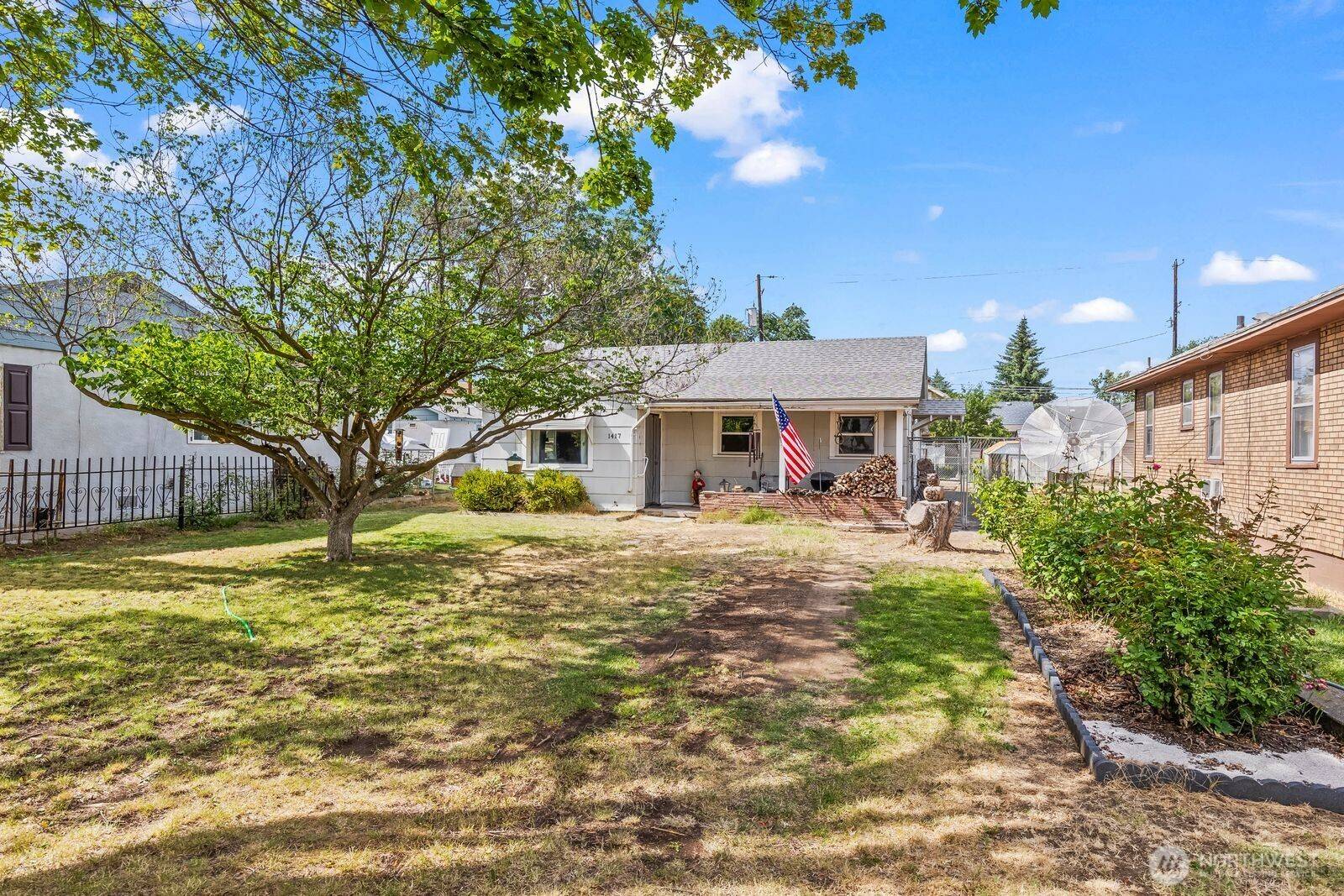 1417 Jefferson AVE, Yakima, WA 98902
