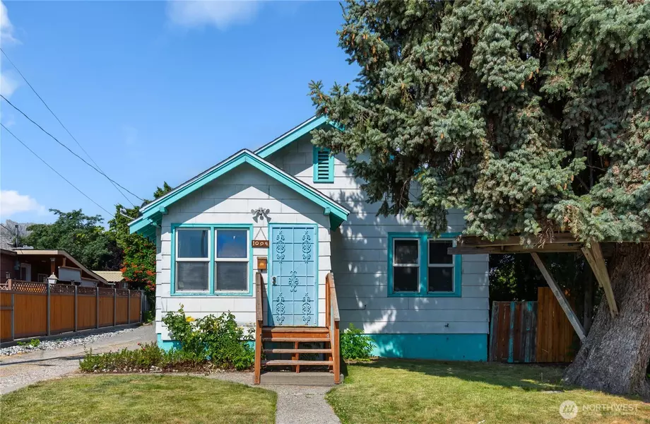 1004 S Chelan Ave, Wenatchee, WA 98801