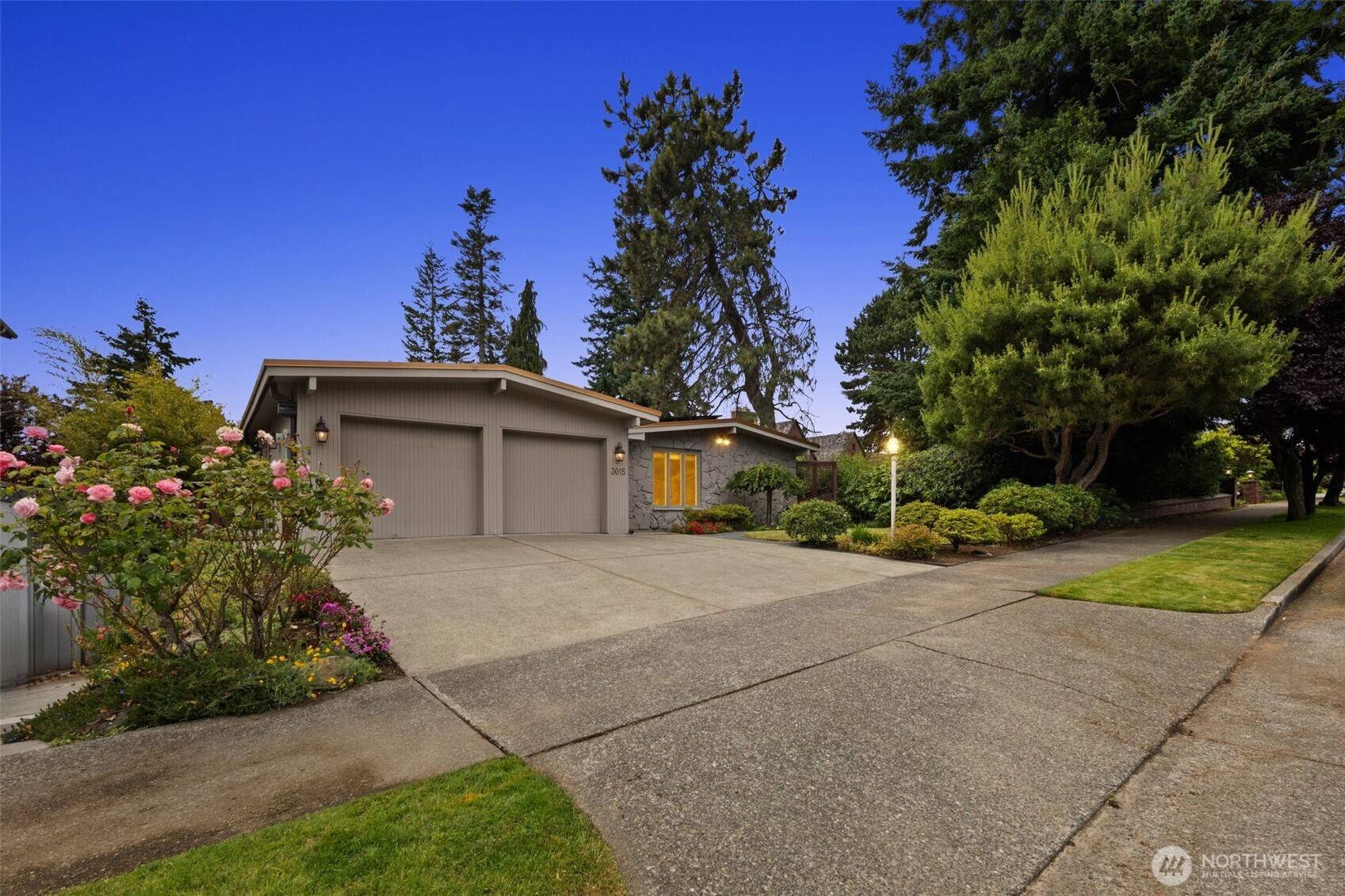 3015 44th AVE W, Seattle, WA 98199