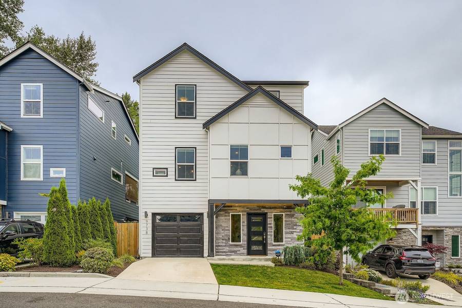 9738 Lindsay PL S, Seattle, WA 98118