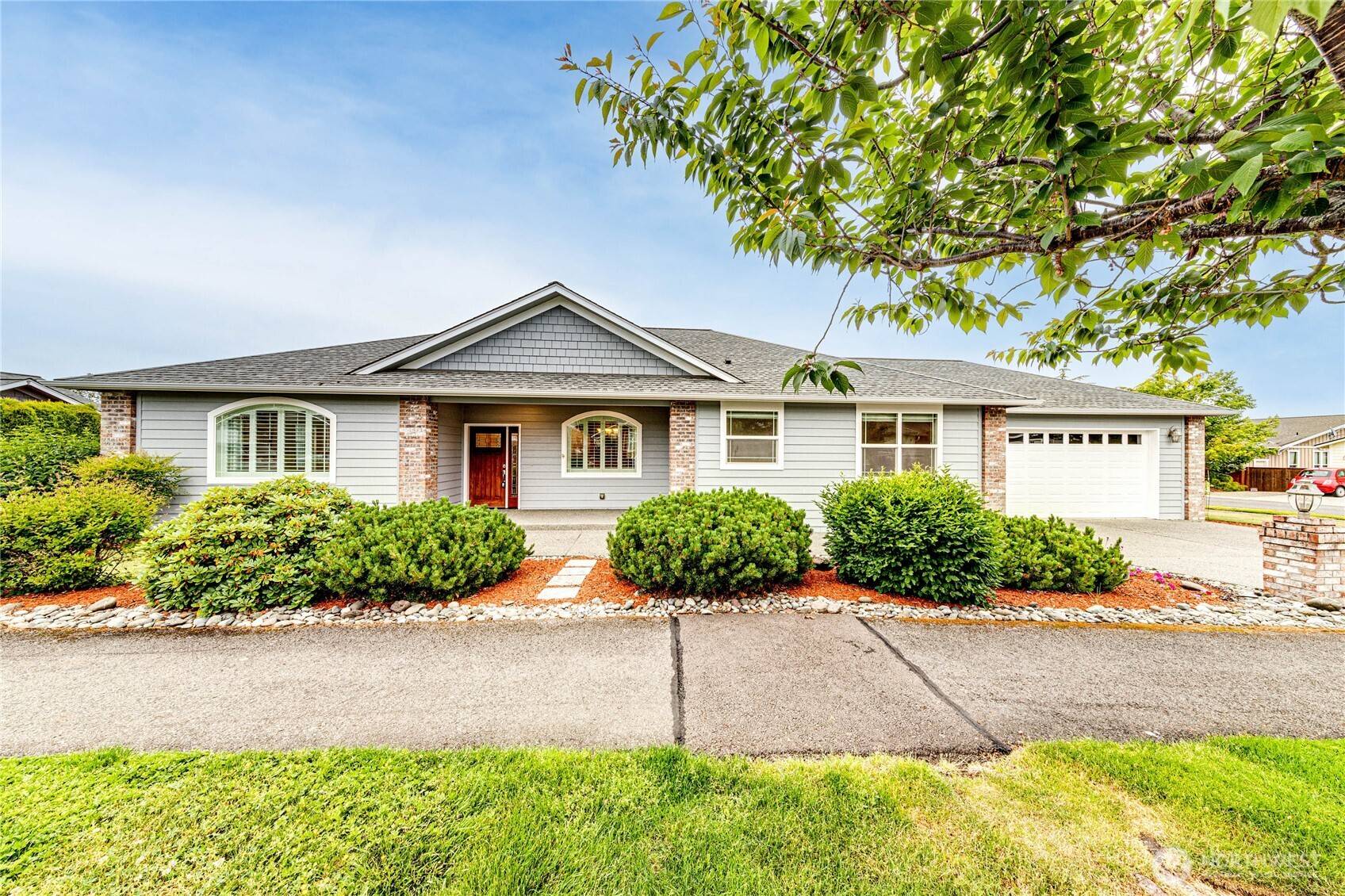 120 Petal LN, Sequim, WA 98382