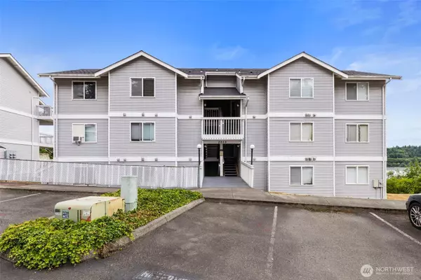 Bremerton, WA 98312,2255 Highview LN W #D101